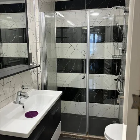 Apartment House With Views Kyrenia (Northern Cyprus)