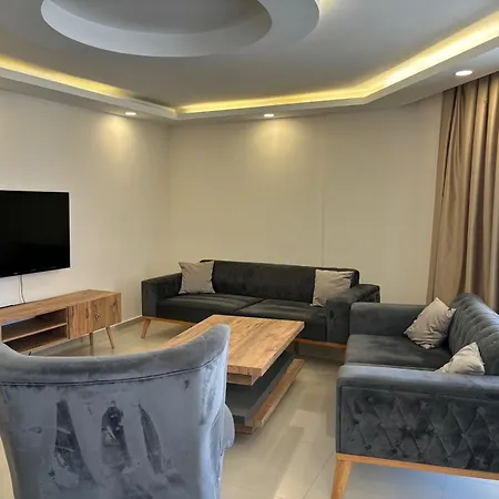 House With Views Daire Girne