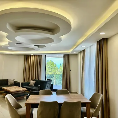公寓 House With Views 凯里尼亚